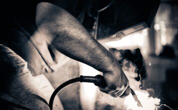 Do kogo raportuje BHP?