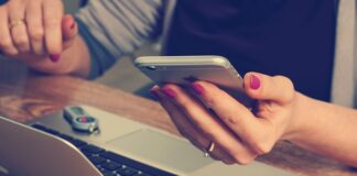 Czego nie wolno podawać przez telefon?