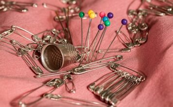 Co można użyć zamiast agrafki?