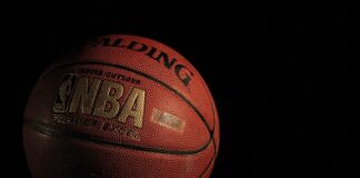 Ile ma obręcz w NBA?