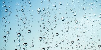 Czy można wieszać mokre firanki?