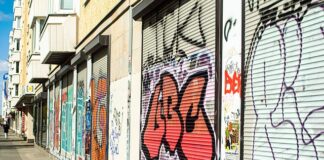 Ile firany na 4 metrowy karnisz?