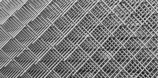 Jak założyć siatkę na obręcz kosza?